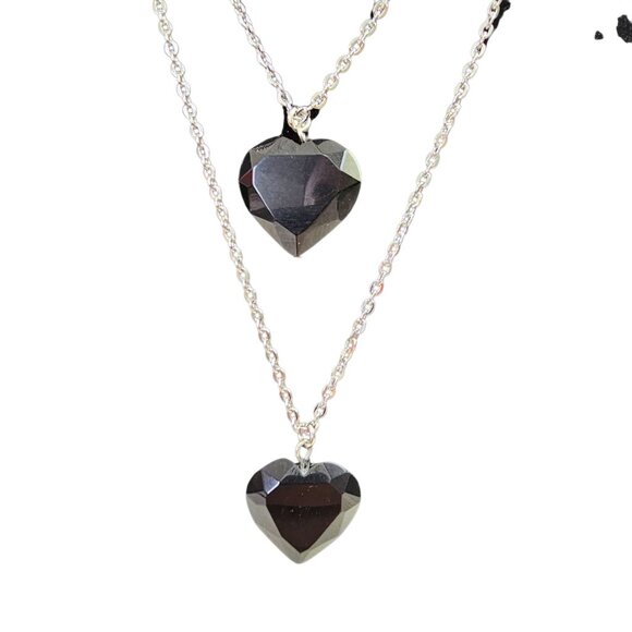 Double Layered Silver‎ Plated Necklace With Black Acrylic Heart Pendants Elegant - Picture 2 of 6